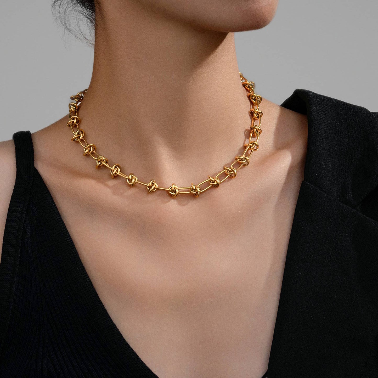 The Knot Necklace