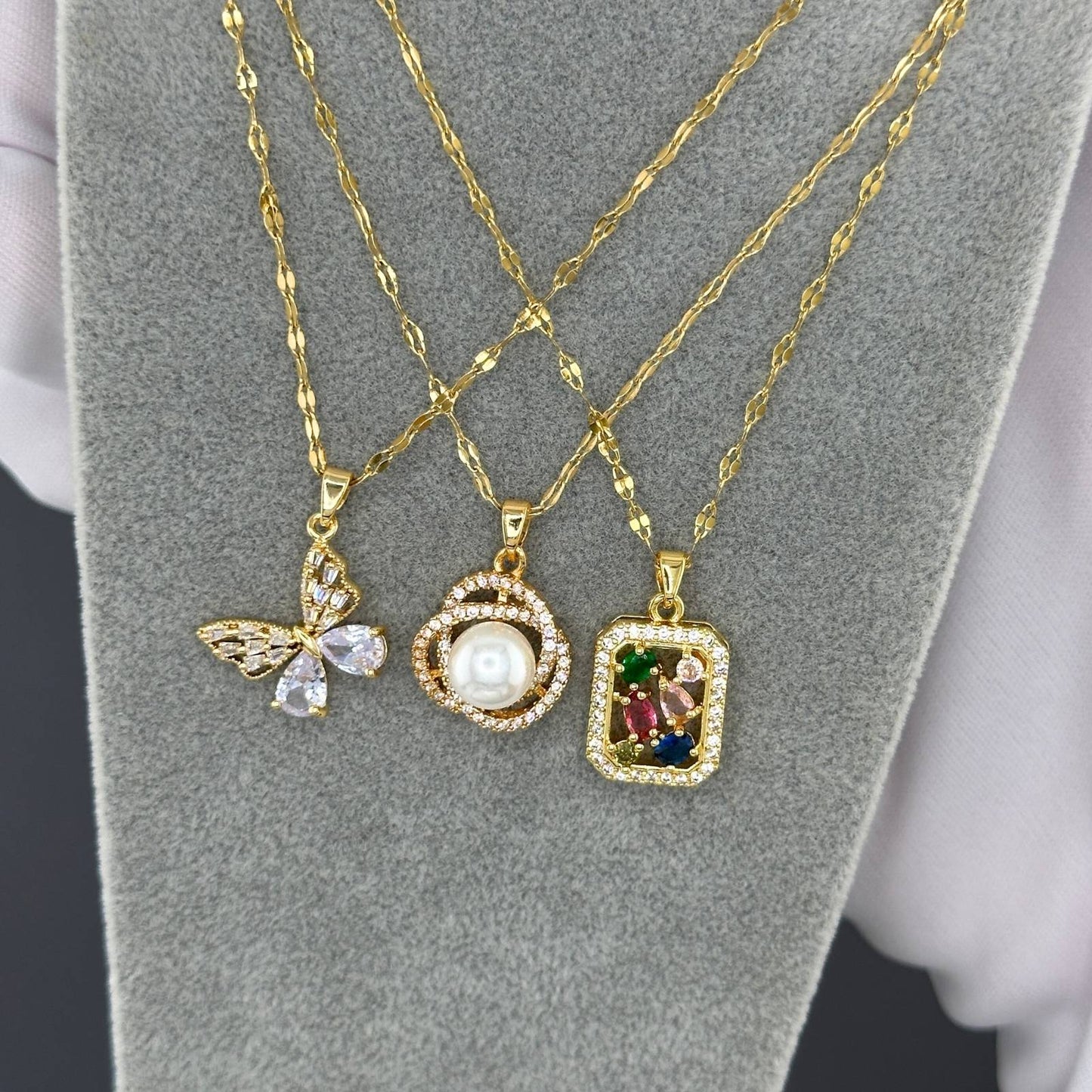 The Jewel Pendant Necklace
