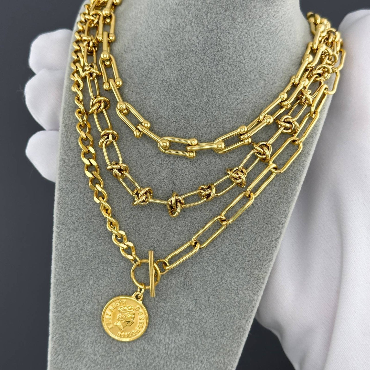 The Knot Necklace