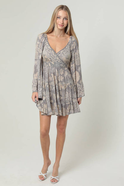 WIDE SLEEVE V NECK DRESS